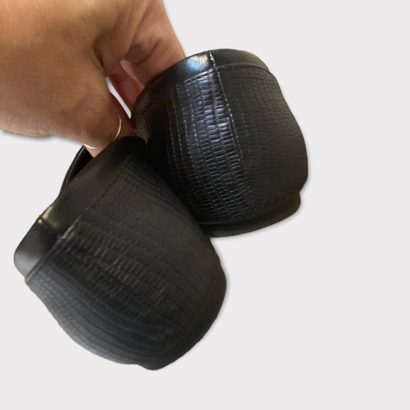 BCBG Generation 🖤 EMMANI Pointy Toe Shoes 🖤 - Picture 4 of 5